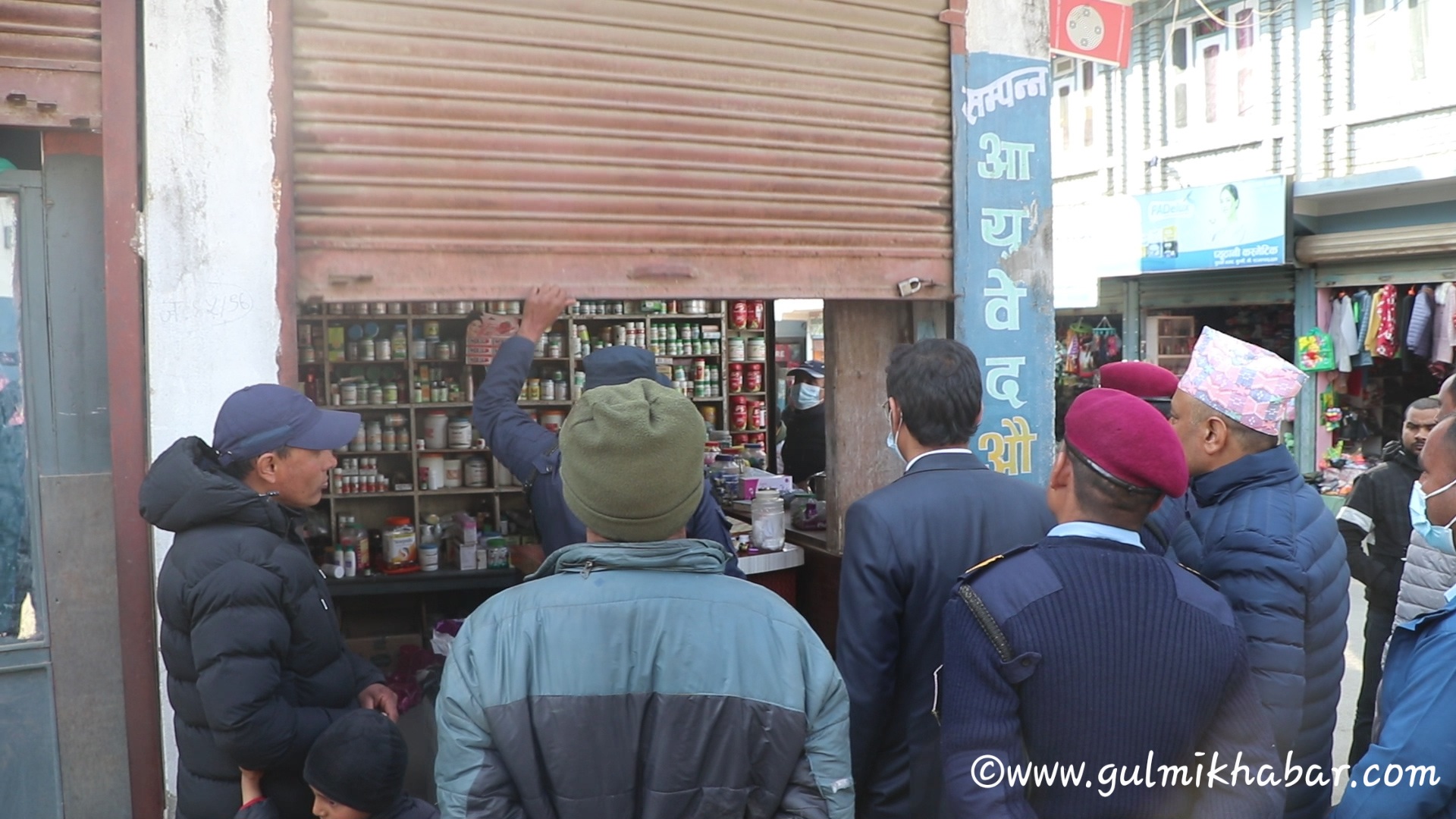 नियम विपरीत सञ्चालित सम्पन्न आयुर्वेद पसलमा सिल