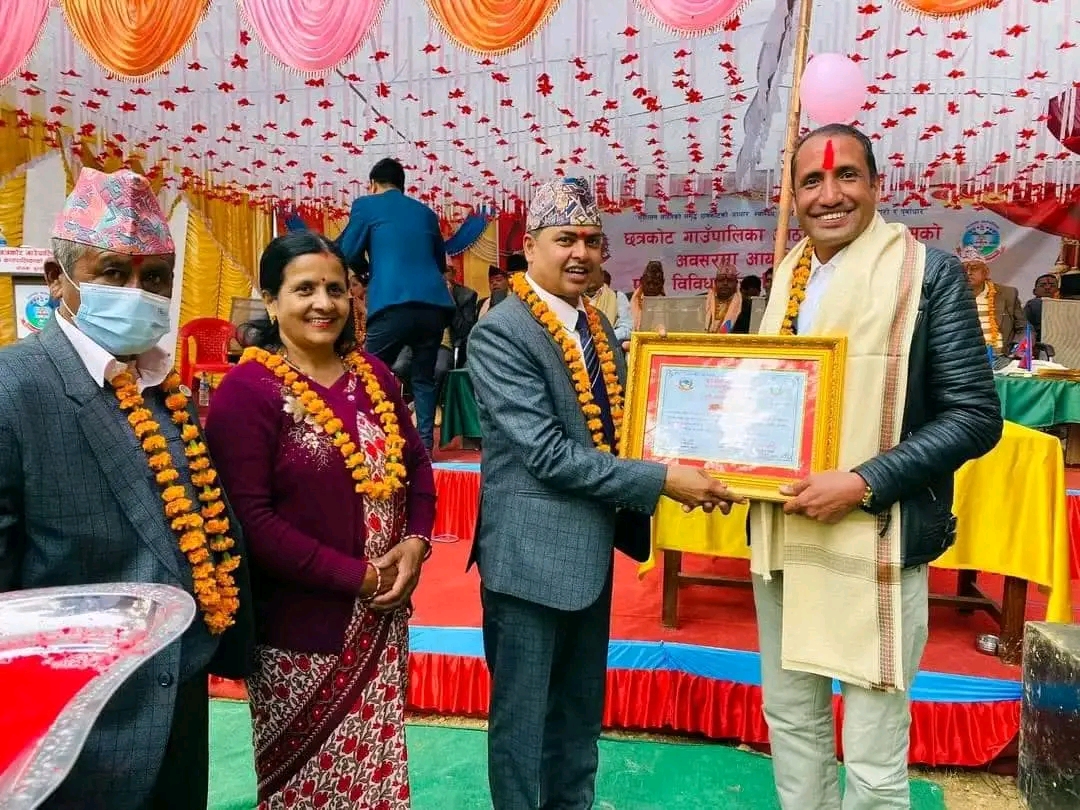 स्थापना दिवसको अवसरमा छत्रकोट गाउँपालिकाद्वारा पन्थ सम्मानित