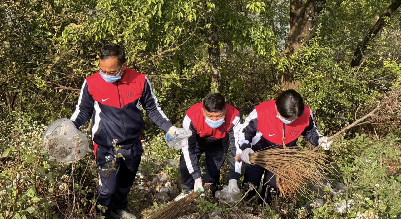 पत्रकार महासंघको स्थापना दिवसमा रेसुङ्गा क्षेत्रमा सरसफाइ